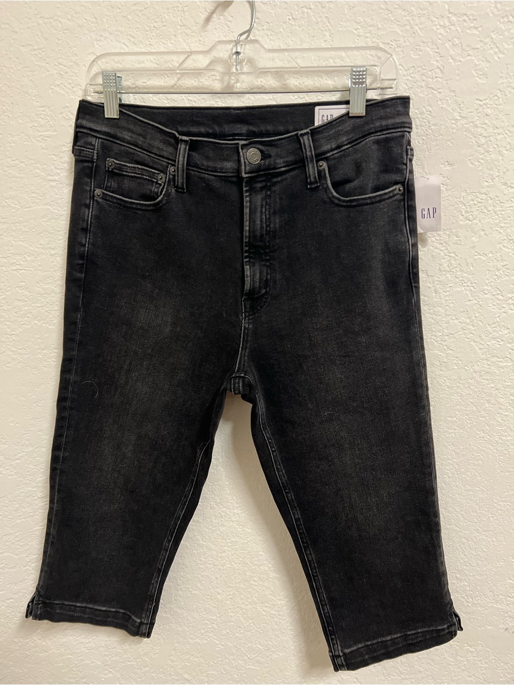 GAP Womens capri slim knee length  Black Washed Denim Jeans